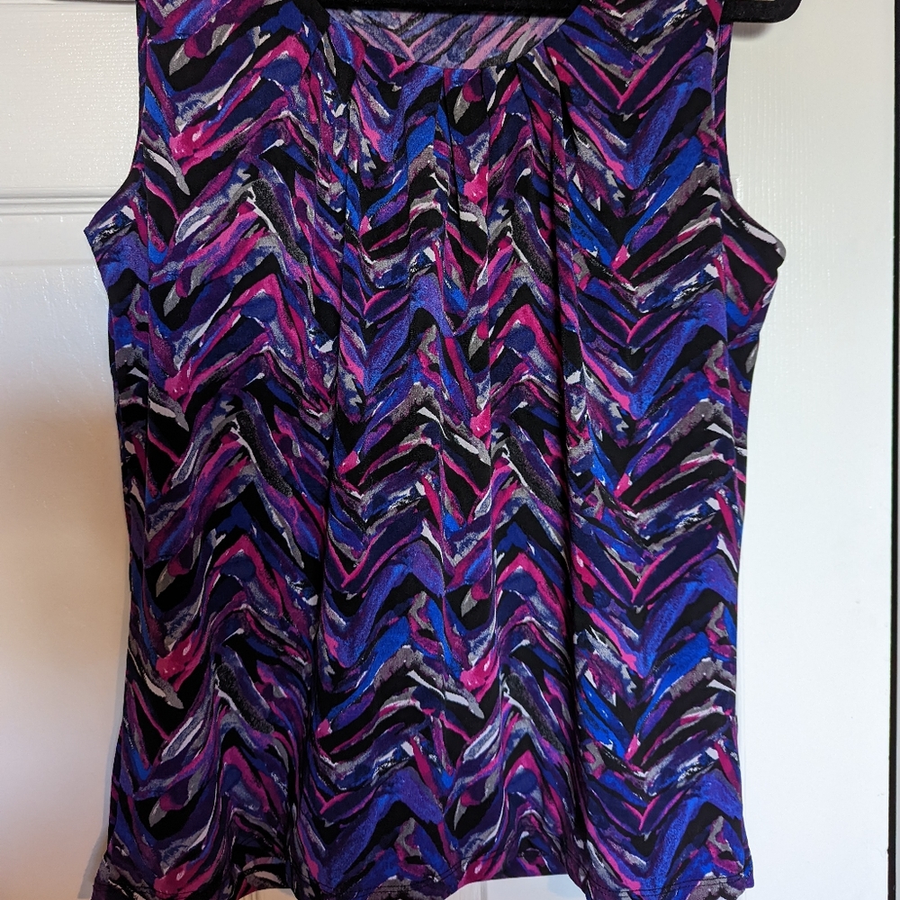Purple abstract sleeveless blouse